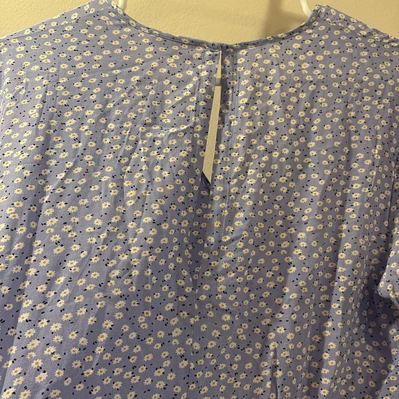 Rails Lavender Floral V-Neck romper - medium - lightweight - pockets - Picture 6 of 7